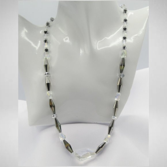 SILVER & CLEAR Beaded Jewelry Set - Picture 2 of 6